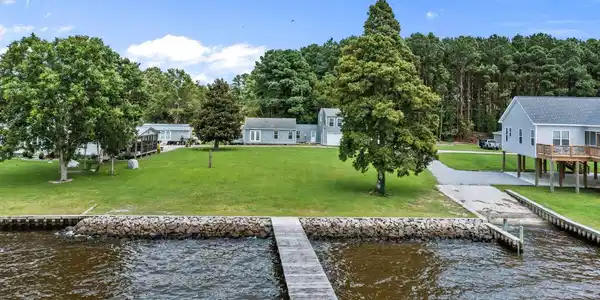 195 Robert Cox Road