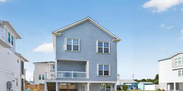 Image 2: 040-111HanbyAvenue-CarolinaBeach-NC-2842