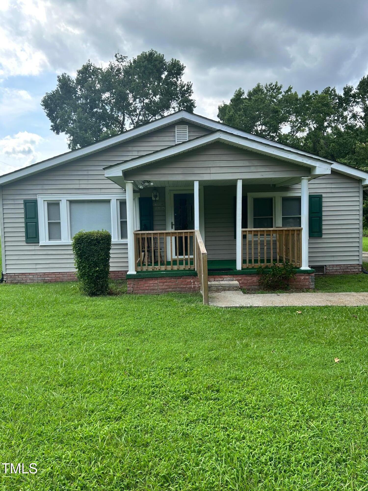 Image 2: FrontOfHouse