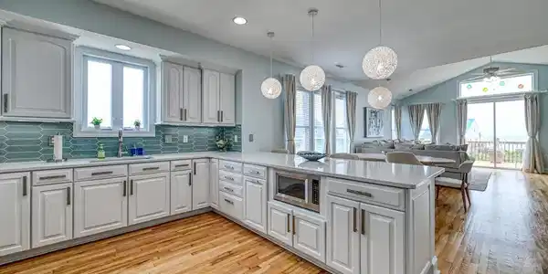 Image 3: Kitchen2