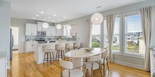 Image 4: Dining1