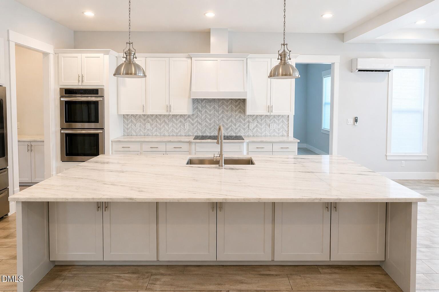 Image 4: Kitchen 2