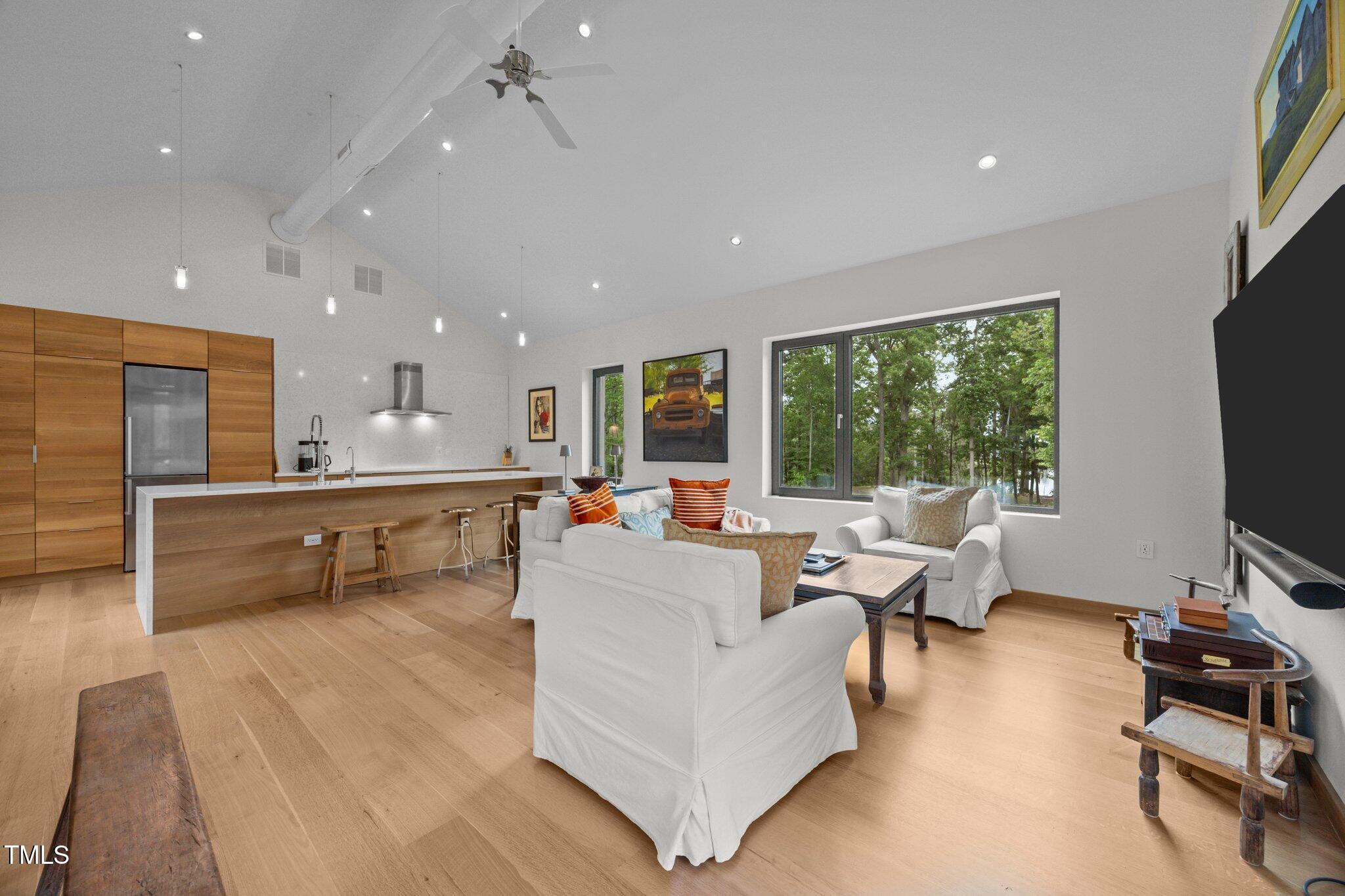 Image 4: 28-web-or-mls-IMG_2087