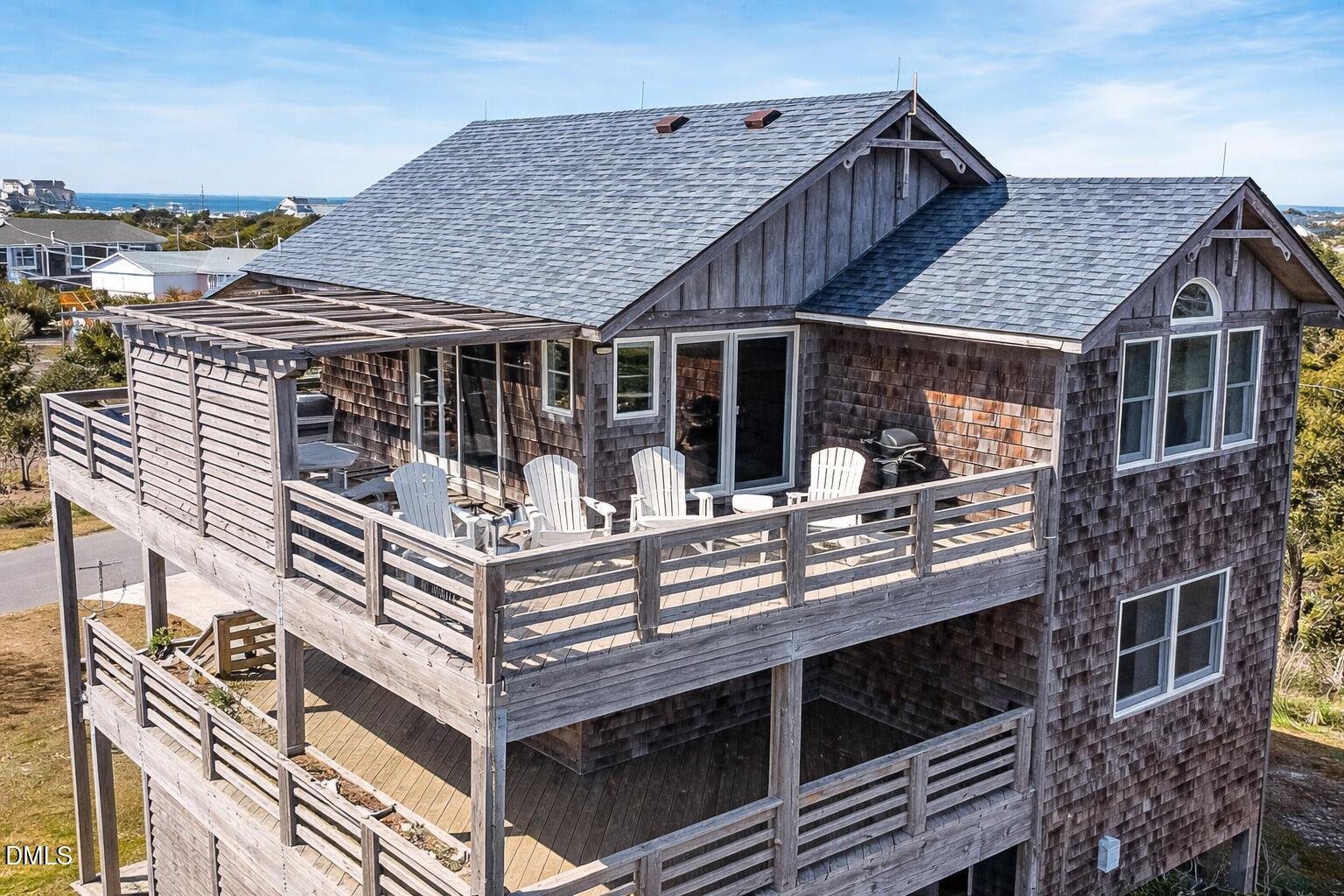 Image 3: Exterior